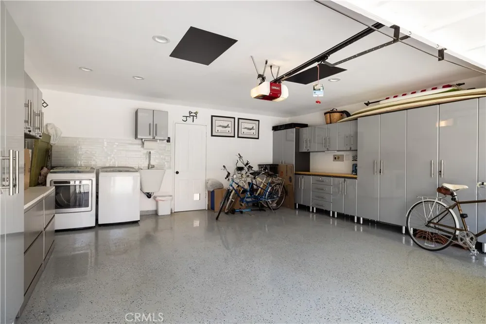 111 Via Ravenna Newport Beach, CA 92663