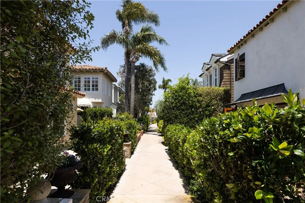 111 Via Ravenna Newport Beach, CA 92663