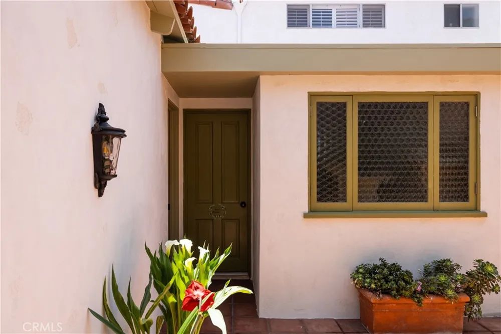 111 Via Ravenna Newport Beach, CA 92663