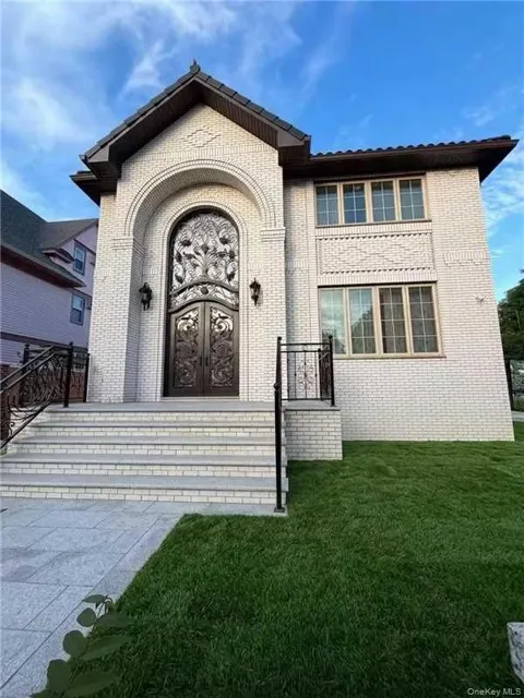 353 E 17th Street