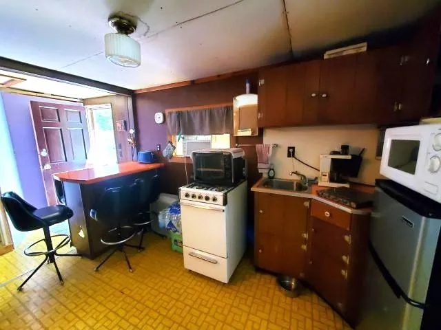 5319 S Lakeview Edwards Township, MI 48661