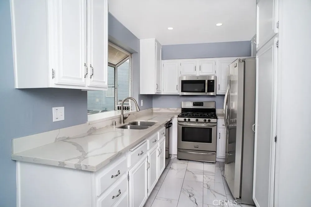 10350 Topanga Canyon Boulevard Chatsworth, CA 91311