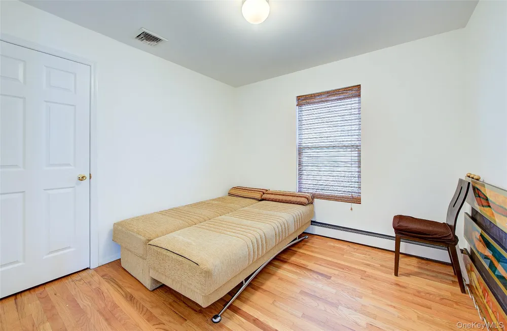 913 Arctic Street Lindenhurst, NY 11757