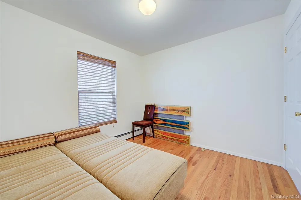 913 Arctic Street Lindenhurst, NY 11757