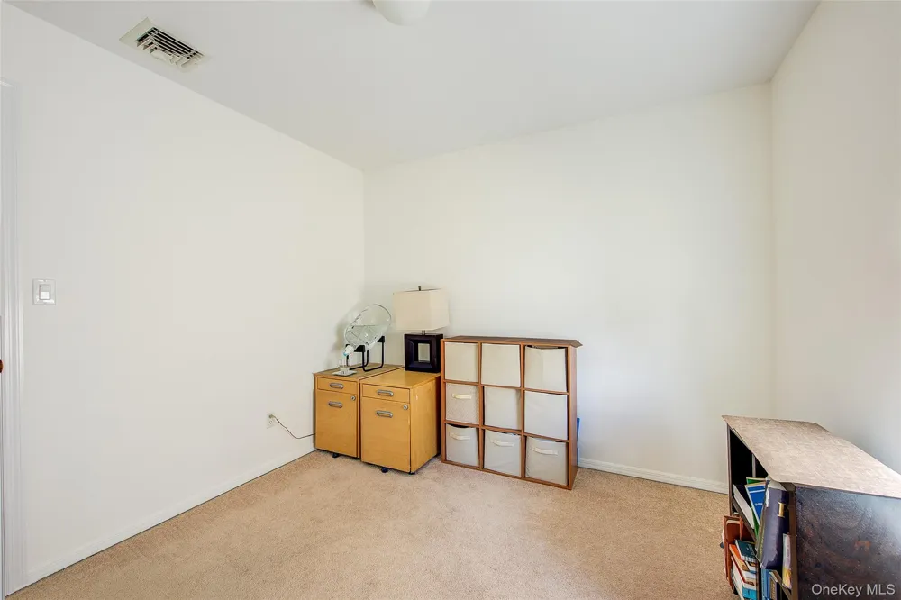 913 Arctic Street Lindenhurst, NY 11757