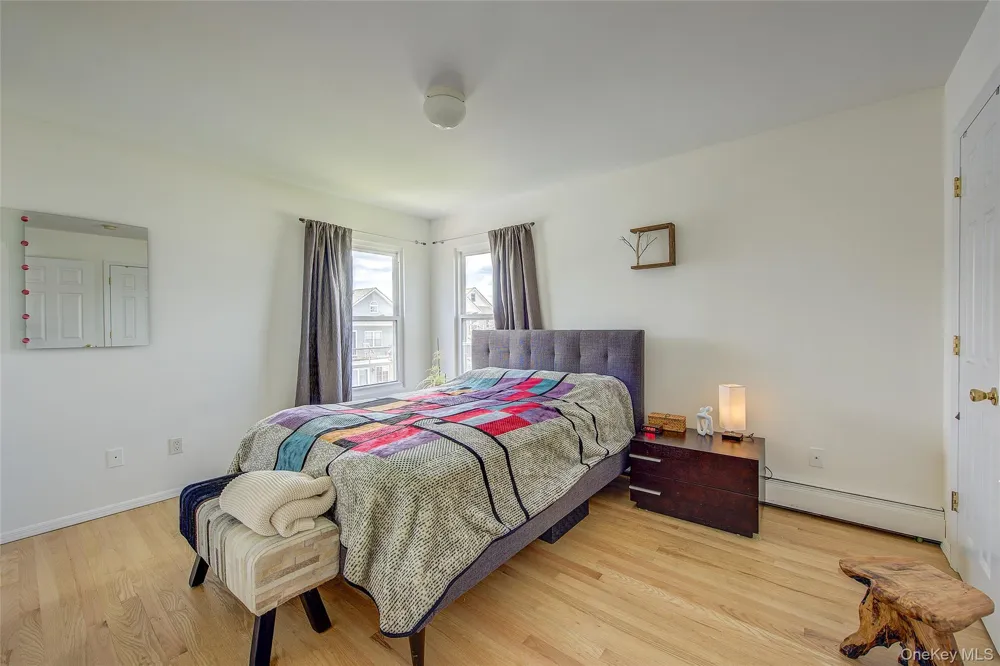 913 Arctic Street Lindenhurst, NY 11757