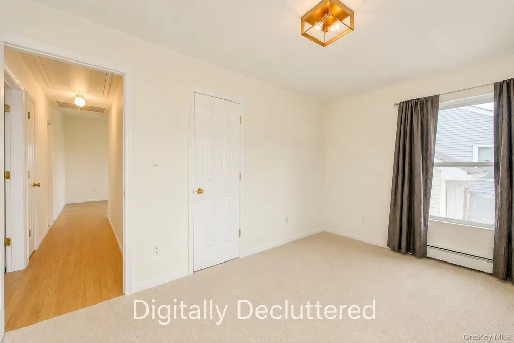 913 Arctic Street Lindenhurst, NY 11757