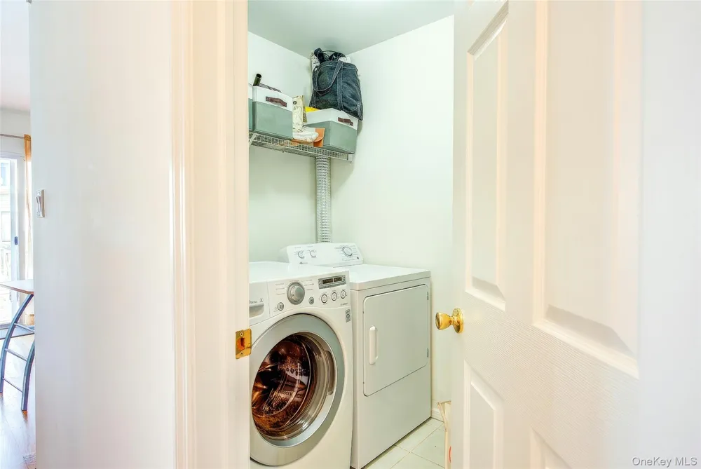 913 Arctic Street Lindenhurst, NY 11757