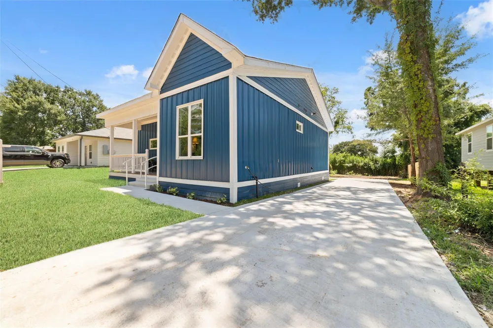 401 W A STREET Eagle Lake, TX 77434