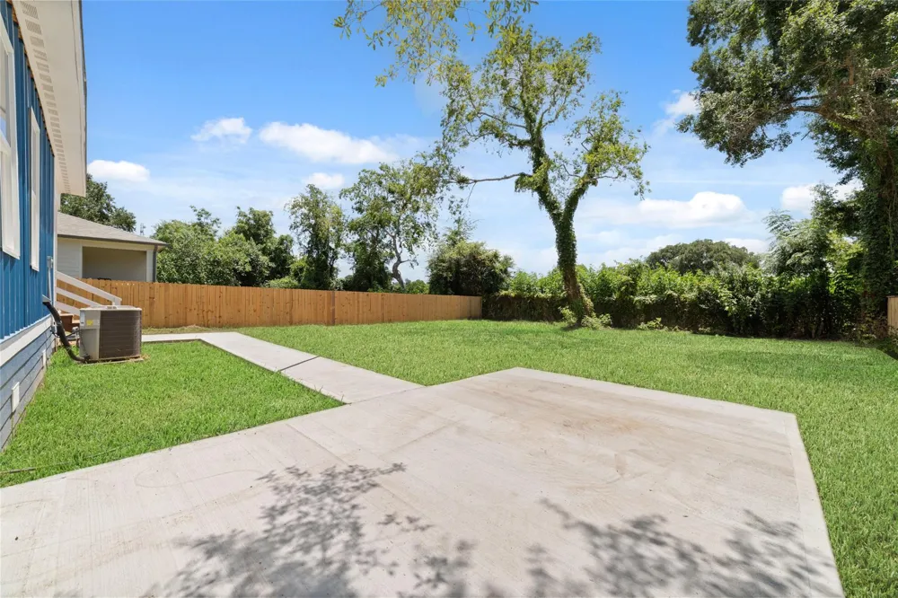 401 W A STREET Eagle Lake, TX 77434