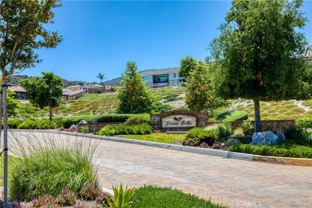 2725 Sierra Bella Drive Corona, CA 92882