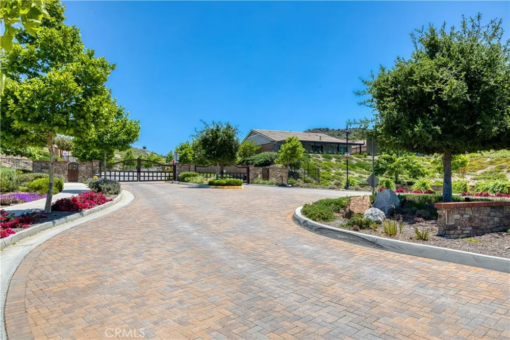 2725 Sierra Bella Drive Corona, CA 92882