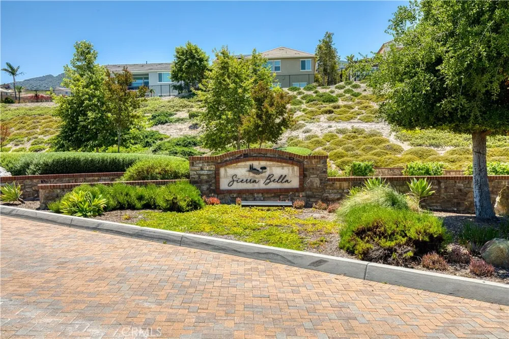 2725 Sierra Bella Drive Corona, CA 92882