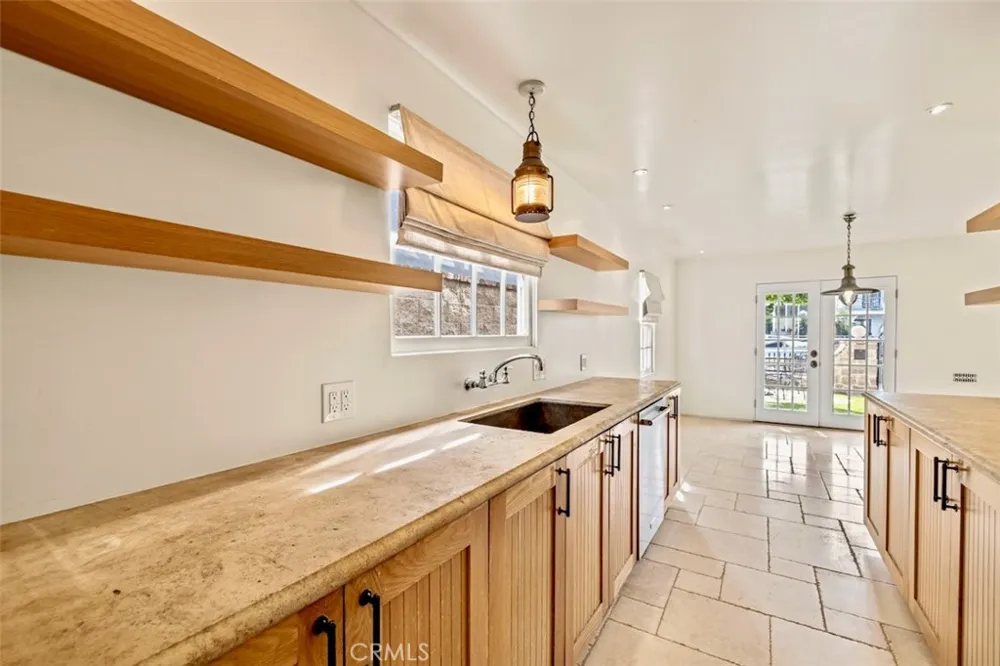 89 Rivo Alto Canal Long Beach, CA 90803