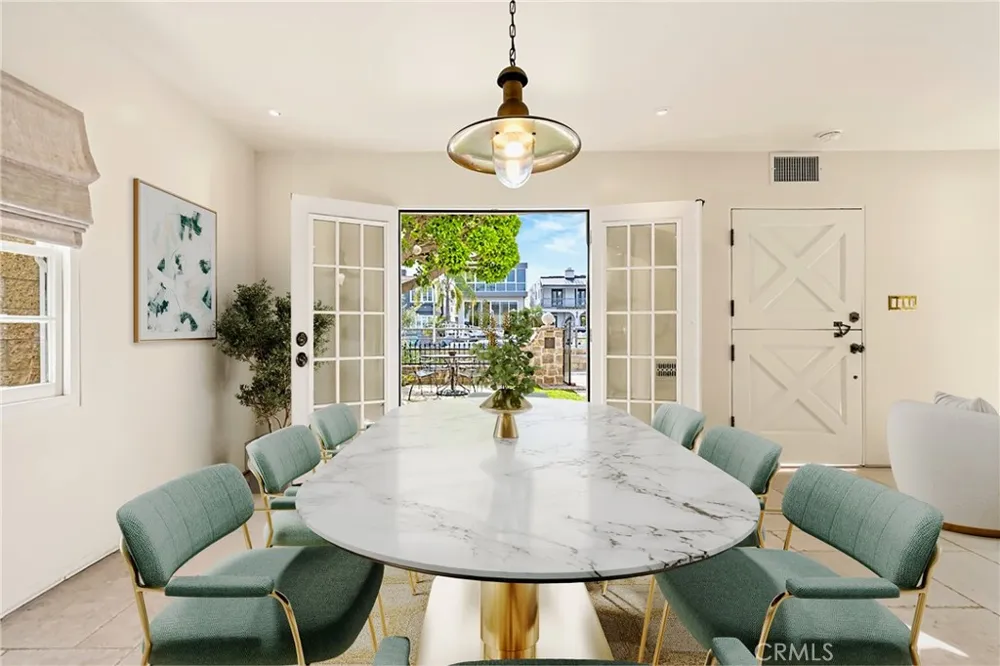 89 Rivo Alto Canal Long Beach, CA 90803