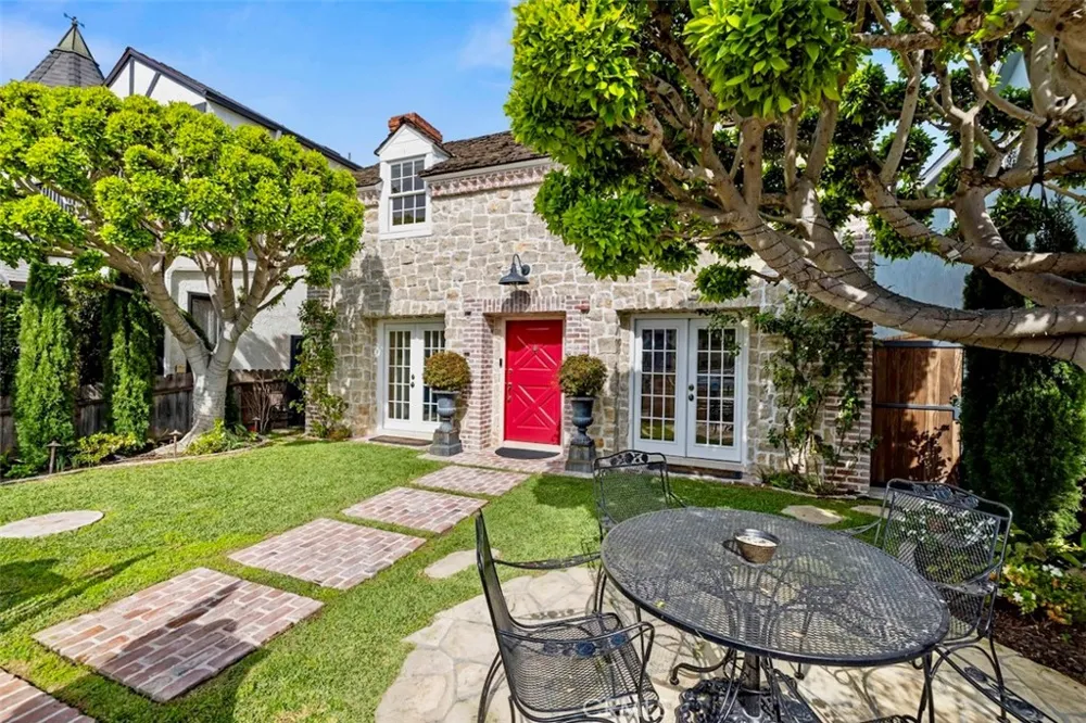 89 Rivo Alto Canal Long Beach, CA 90803