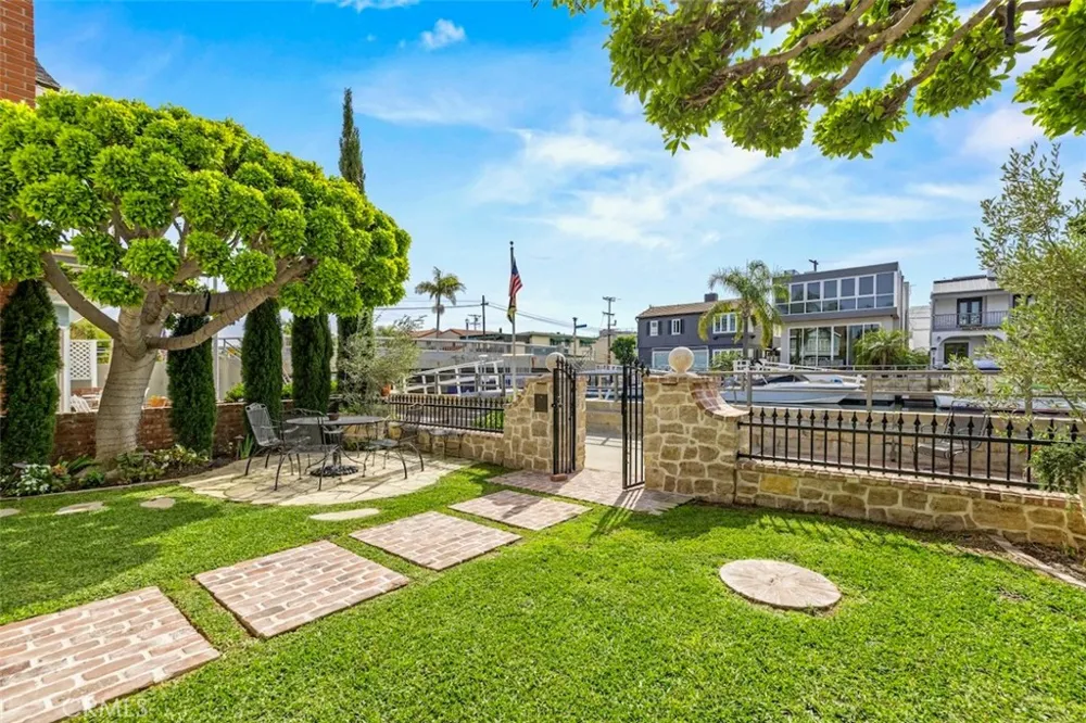 89 Rivo Alto Canal Long Beach, CA 90803