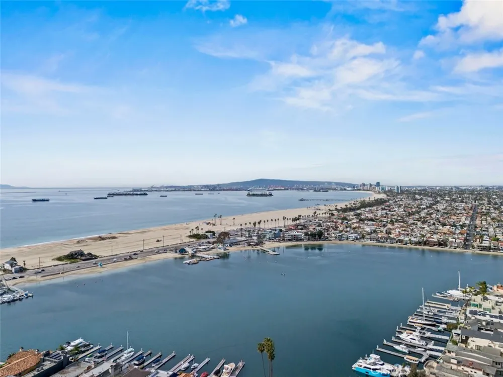 89 Rivo Alto Canal Long Beach, CA 90803