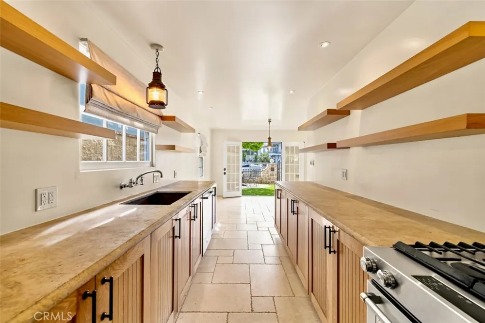89 Rivo Alto Canal Long Beach, CA 90803