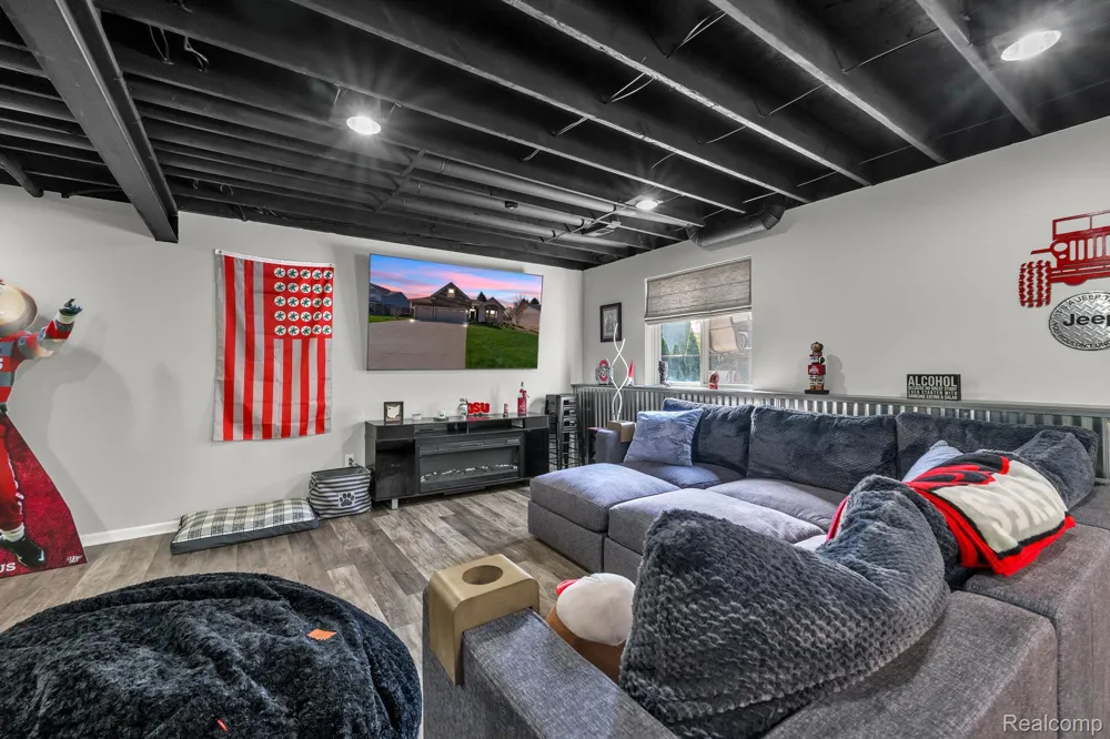 3173 Roma Court Wixom City, MI 48393