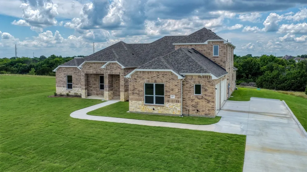 1097 Woodland Road Weatherford, TX 76088