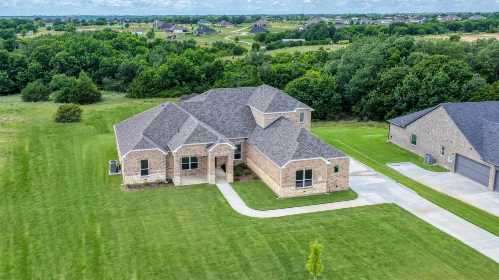 1097 Woodland Road Weatherford, TX 76088