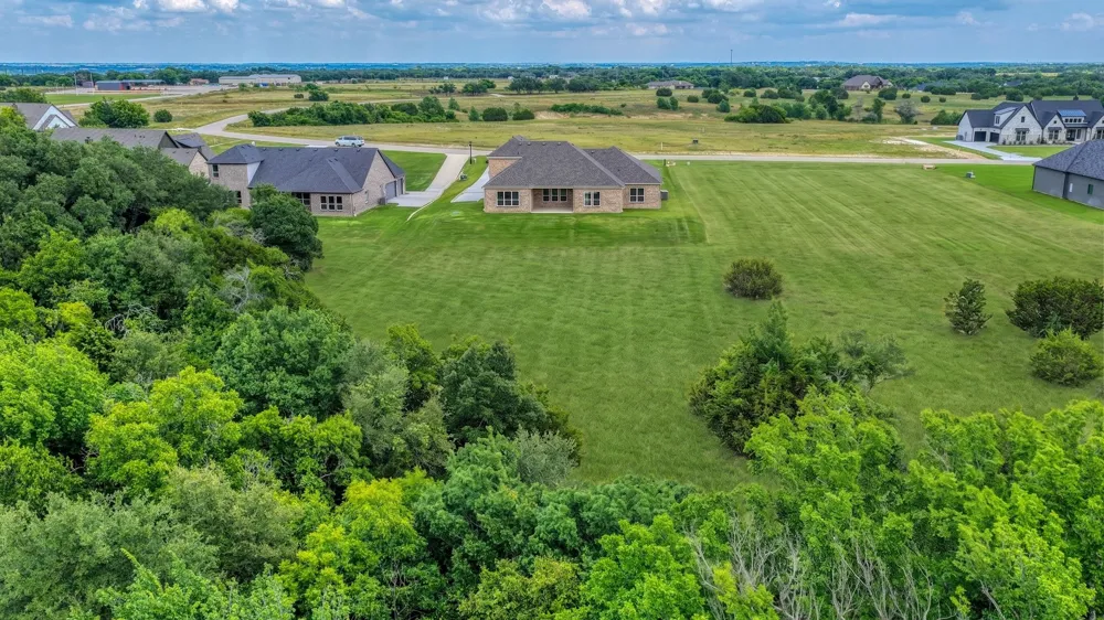 1097 Woodland Road Weatherford, TX 76088