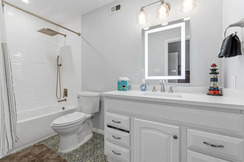 319 Venture Boulevard S Point Venture, TX 78645
