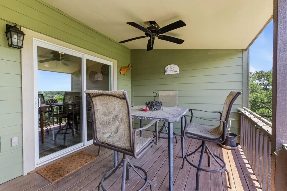 319 Venture Boulevard S Point Venture, TX 78645