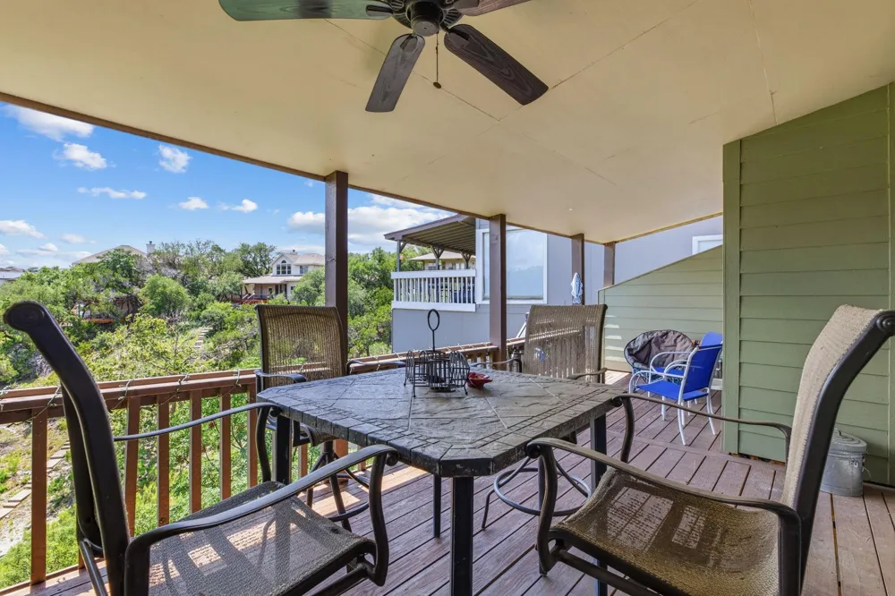 319 Venture Boulevard S Point Venture, TX 78645