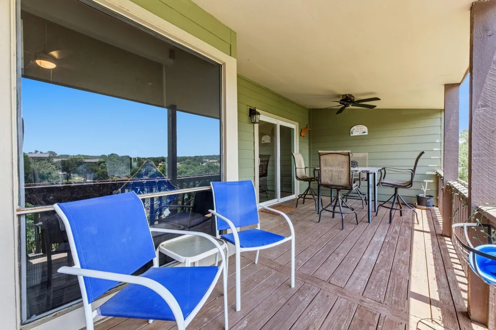319 Venture Boulevard S Point Venture, TX 78645