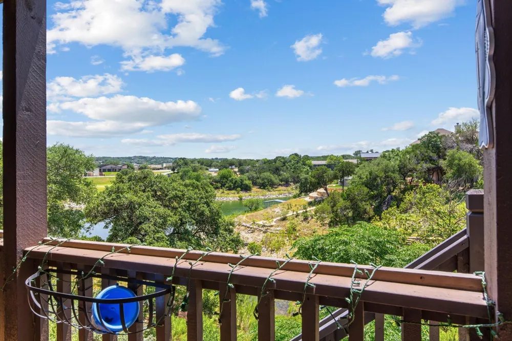 319 Venture Boulevard S Point Venture, TX 78645