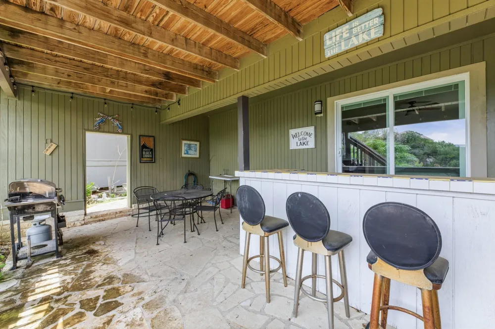 319 Venture Boulevard S Point Venture, TX 78645