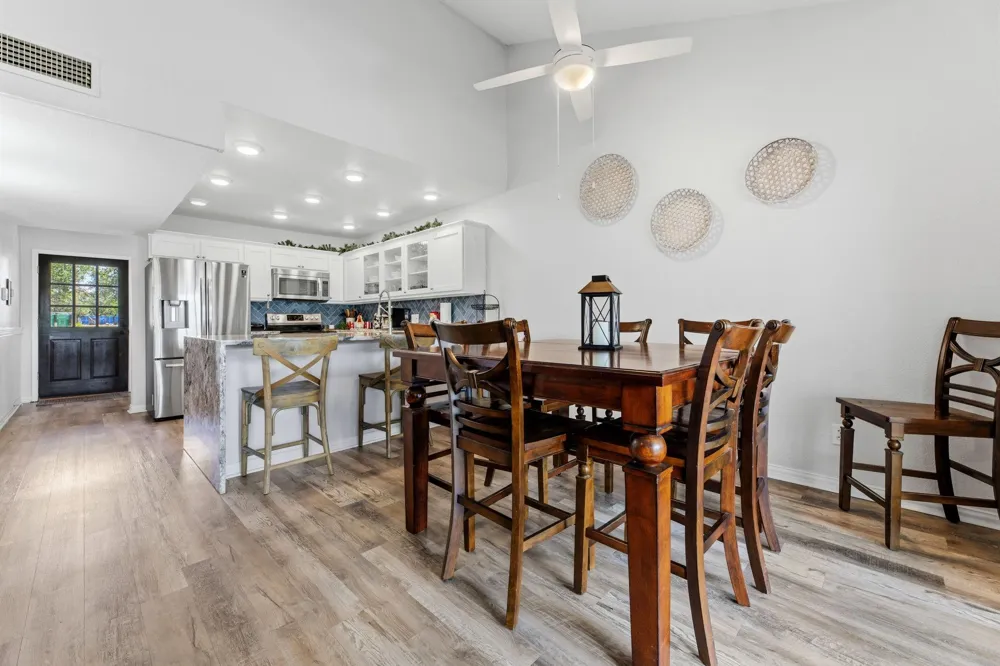 319 Venture Boulevard S Point Venture, TX 78645