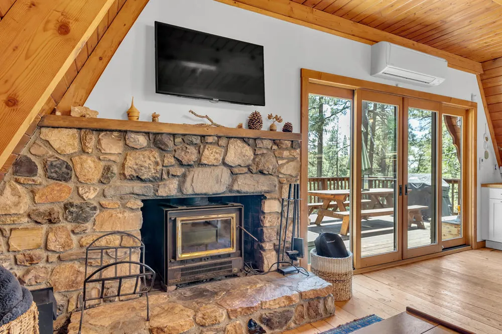 54425 Jameson Drive Idyllwild, CA 92549