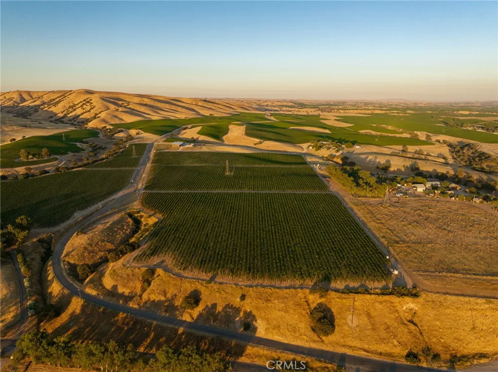 8585 Cross Canyons San Miguel, CA 93451