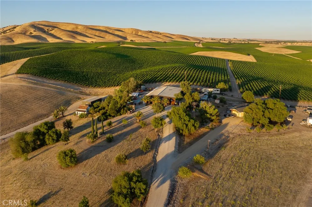 8585 Cross Canyons San Miguel, CA 93451