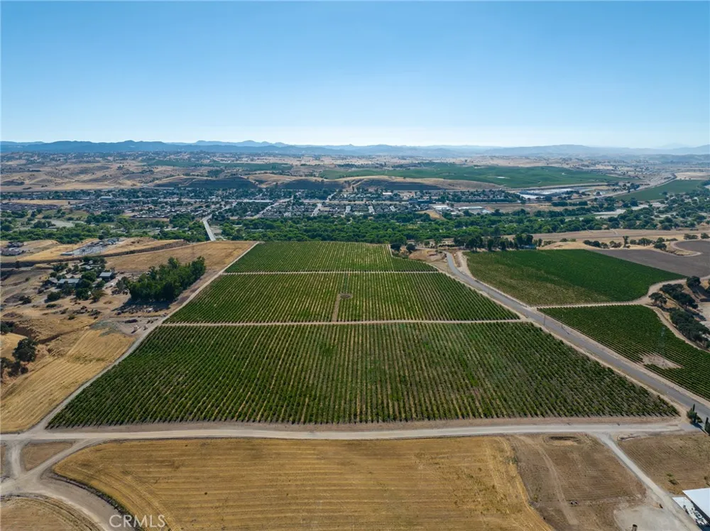 8585 Cross Canyons San Miguel, CA 93451