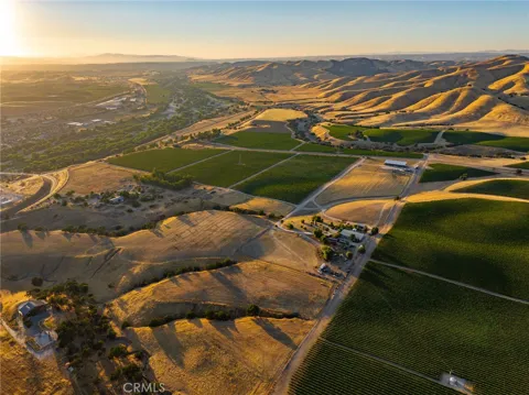 8585 Cross Canyons