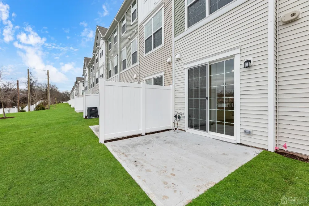 86 Depot Way Dunellen, NJ 08812