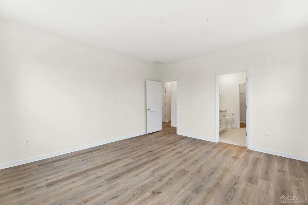 86 Depot Way Dunellen, NJ 08812