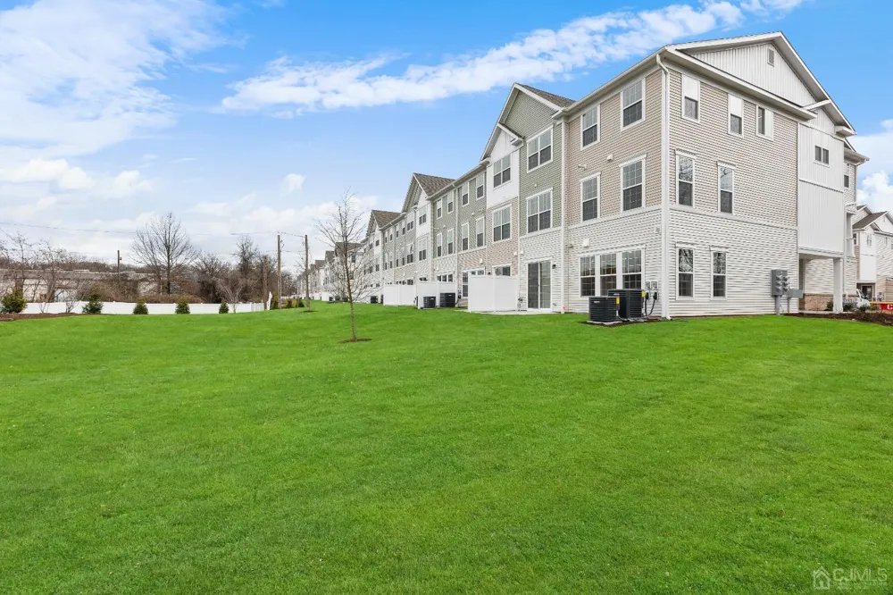 86 Depot Way Dunellen, NJ 08812