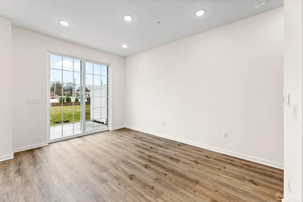 86 Depot Way Dunellen, NJ 08812