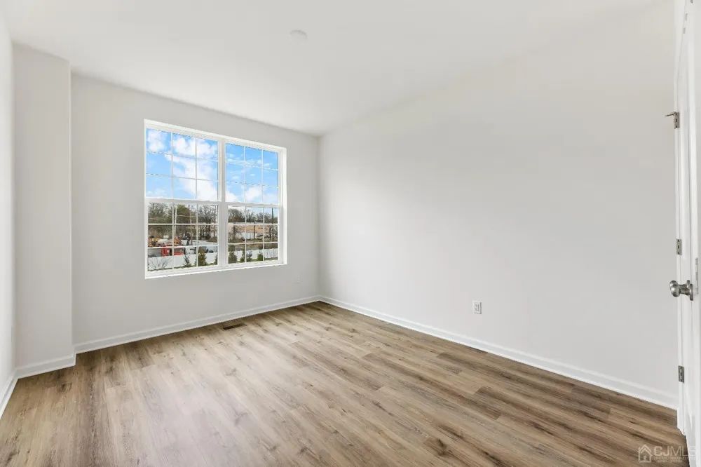 86 Depot Way Dunellen, NJ 08812
