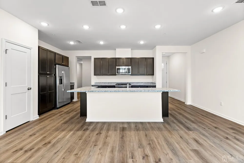86 Depot Way Dunellen, NJ 08812