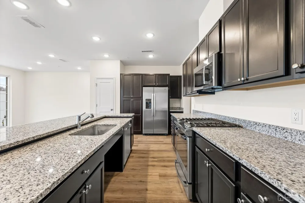 86 Depot Way Dunellen, NJ 08812