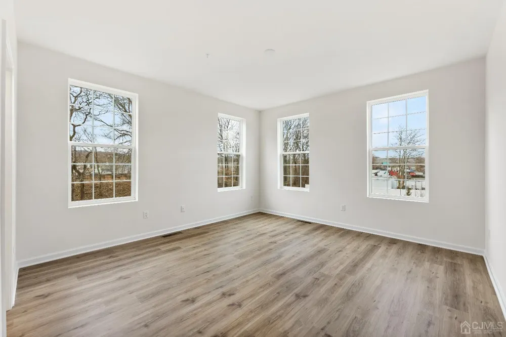 86 Depot Way Dunellen, NJ 08812