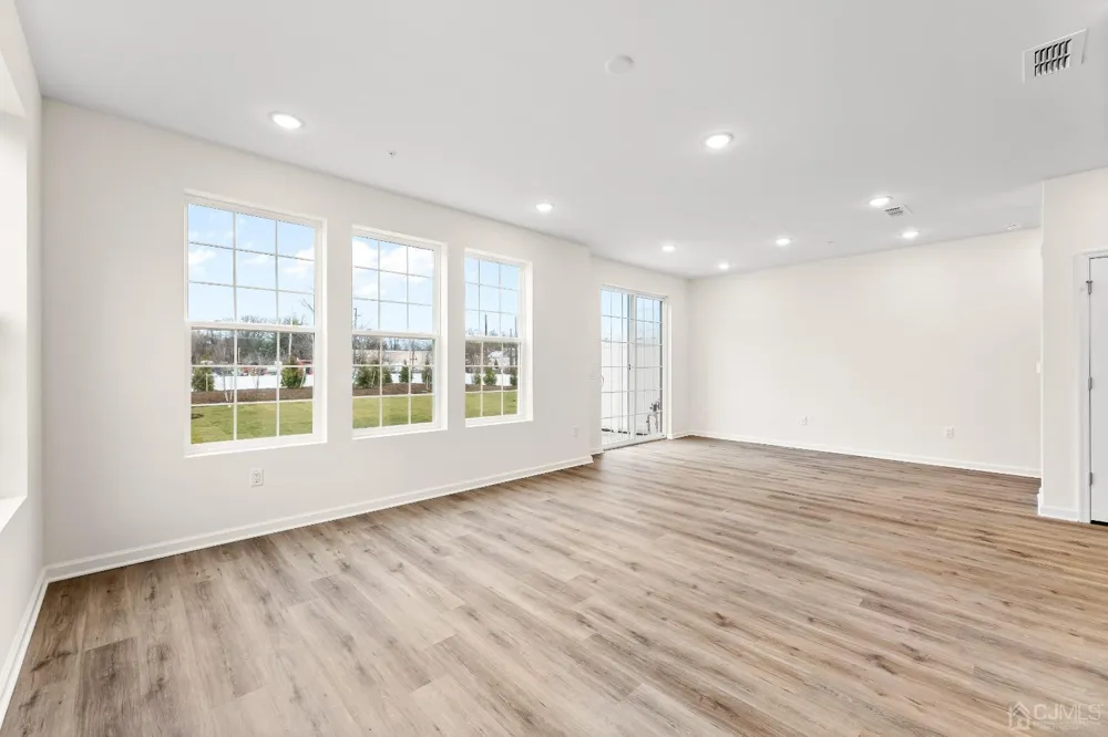 86 Depot Way Dunellen, NJ 08812