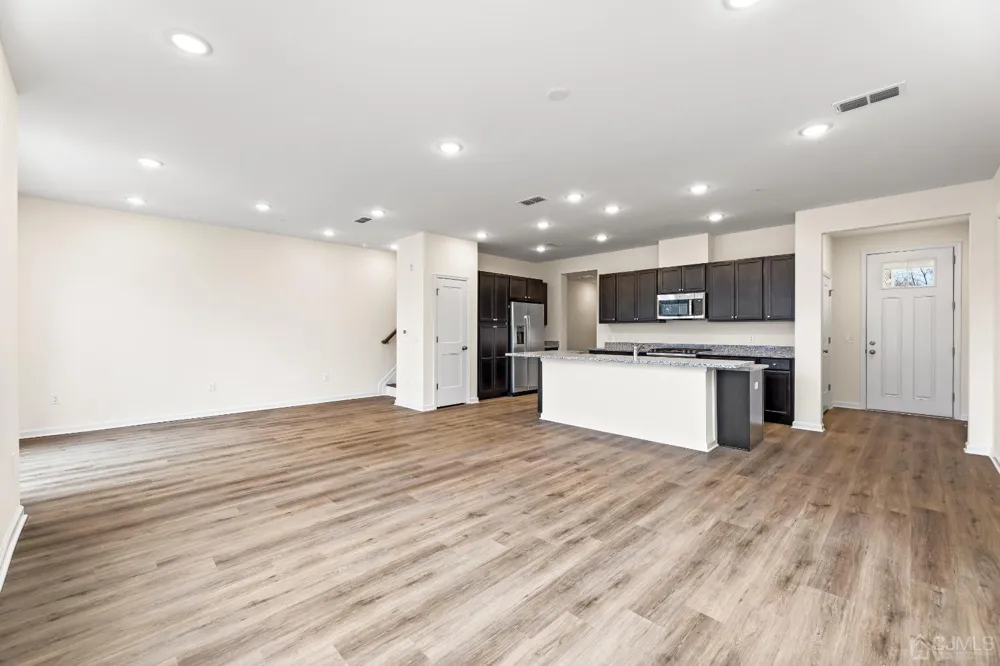 86 Depot Way Dunellen, NJ 08812