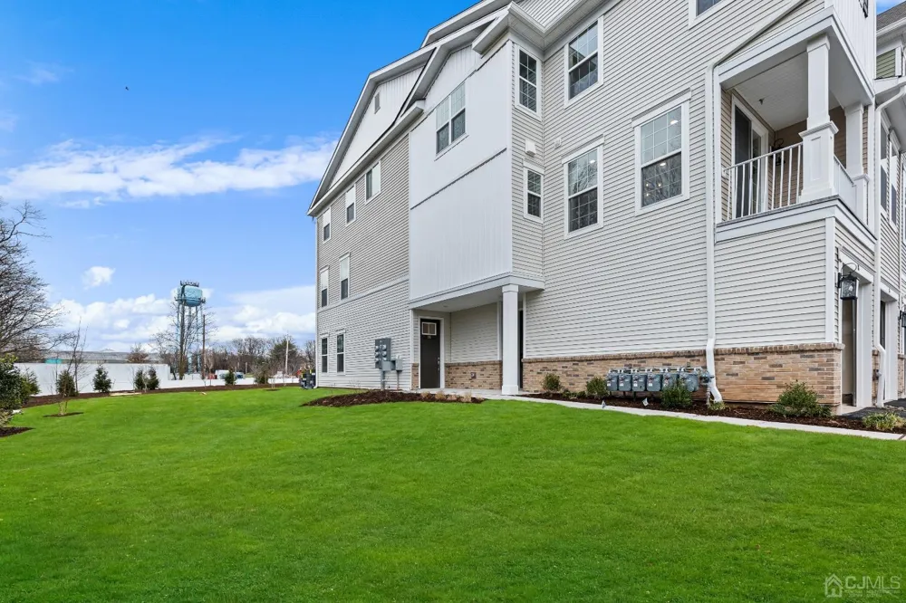 86 Depot Way Dunellen, NJ 08812